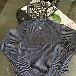 NWOT  Lululemon Run Swiftly